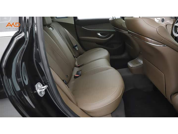 Фото 8 - Mercedes-Benz E-Class Hybrid