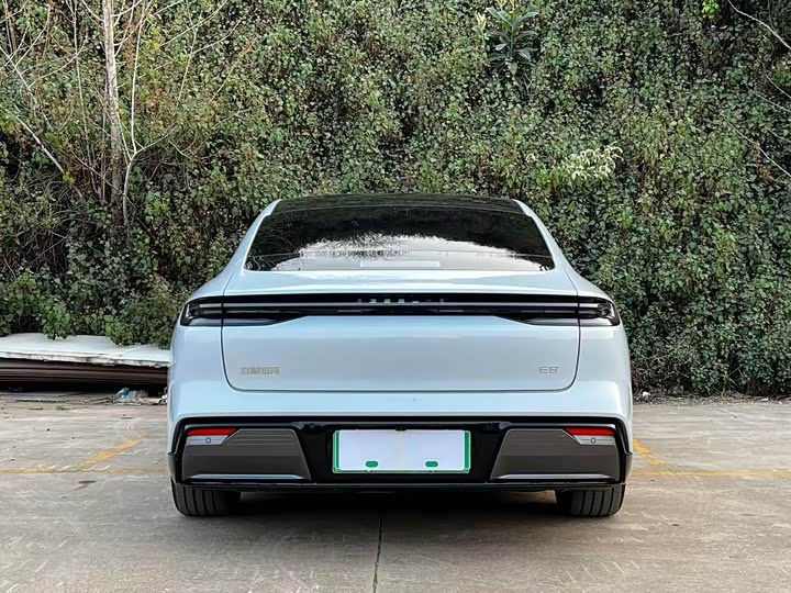 Фото 8 - Geely Galaxy E8