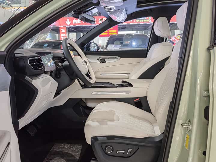 Фото 8 - Bestune 07