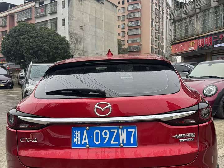 Photo 5 - Mazda CX-4