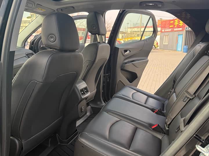 Фото 5 - Chevrolet Equinox