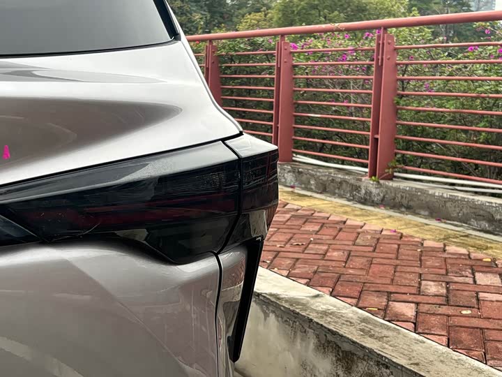 Photo 5 - Toyota Sienna