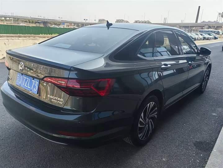 Фото 3 - Volkswagen Sagitar L