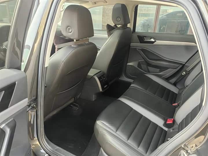 Фото 5 - Volkswagen Sagitar L