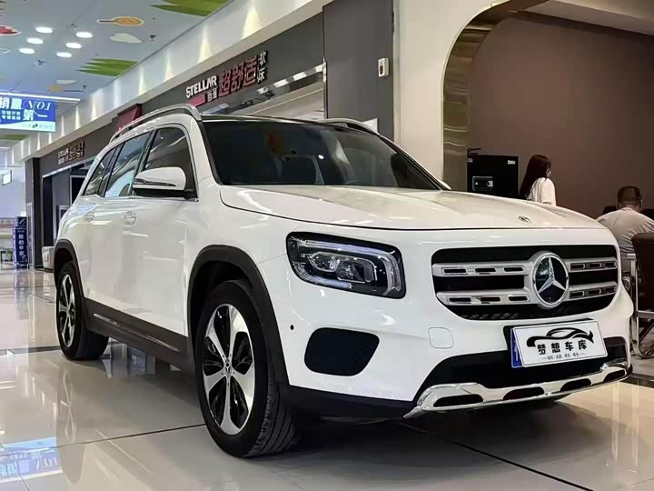 Photo 3 - Mercedes-Benz GLB-Class