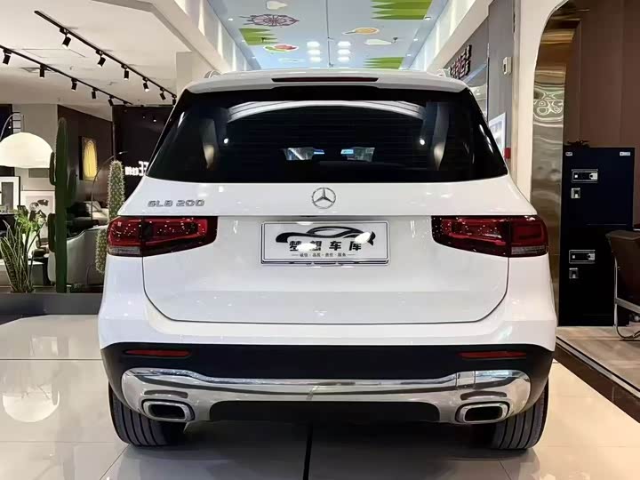 Photo 8 - Mercedes-Benz GLB-Class