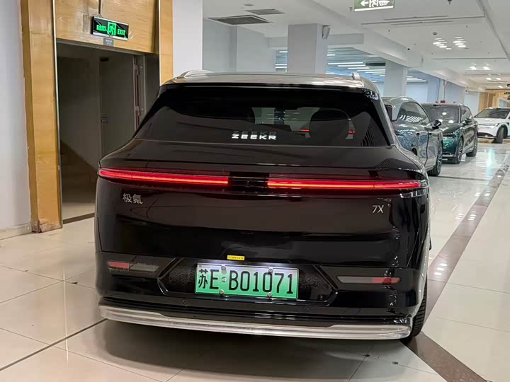 Фото 8 - Zeekr 7X