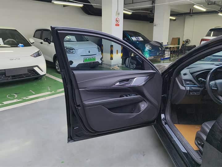 Фото 7 - Cadillac CT4