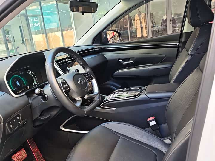 Фото 4 - Hyundai Tucson L