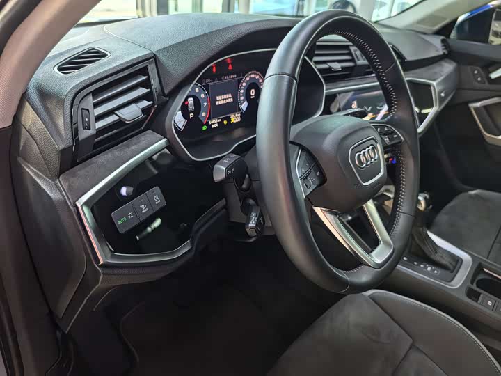 Фото 7 - Audi Q3