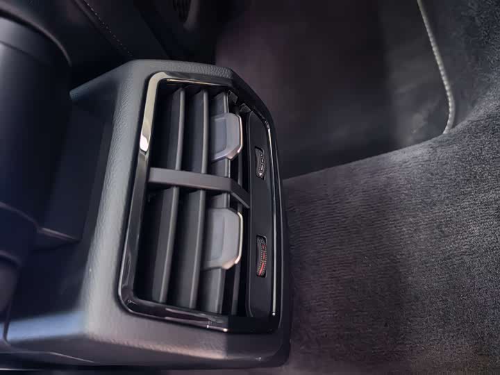 Фото 9 - Audi Q3