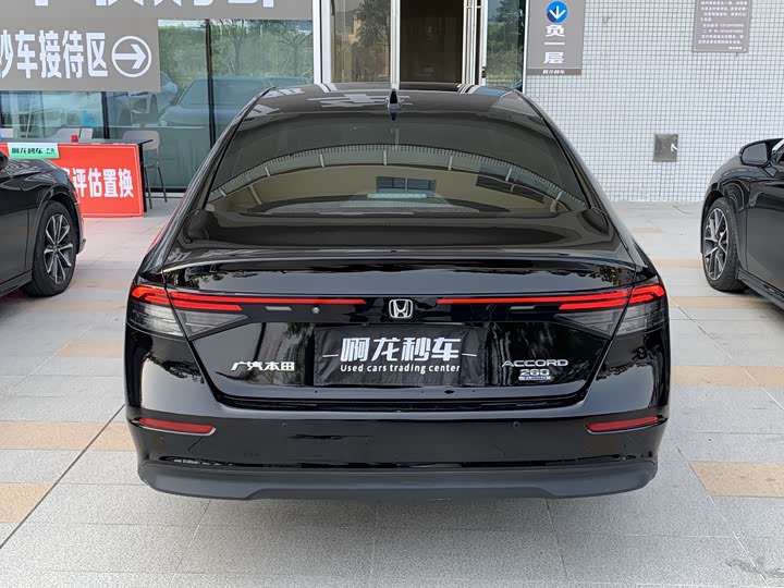 Photo 5 - Honda Accord