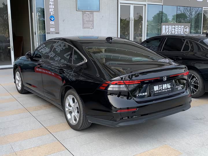 Photo 6 - Honda Accord