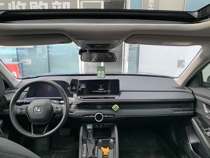 Photo 9 - Honda Accord