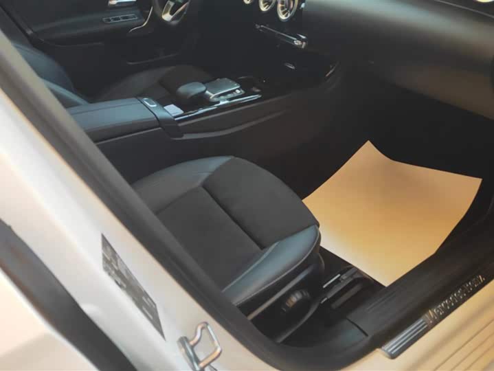 Фото 8 - Mercedes-Benz A-Class