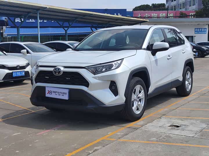 Фото 1 - Toyota RAV4