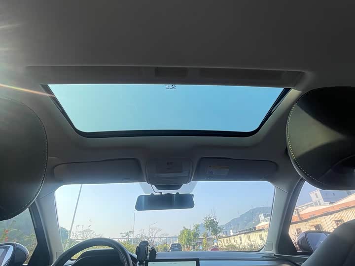 Фото 8 - Roewe i5