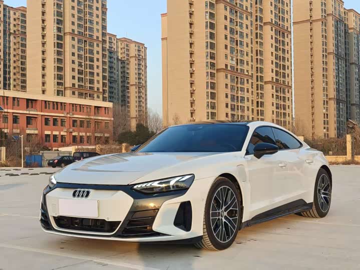 Фото 1 - Audi RS e-tron GT