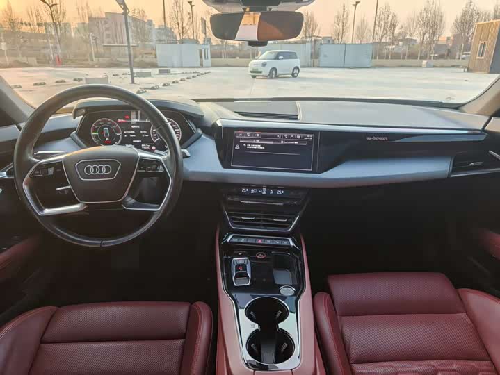 Фото 4 - Audi RS e-tron GT