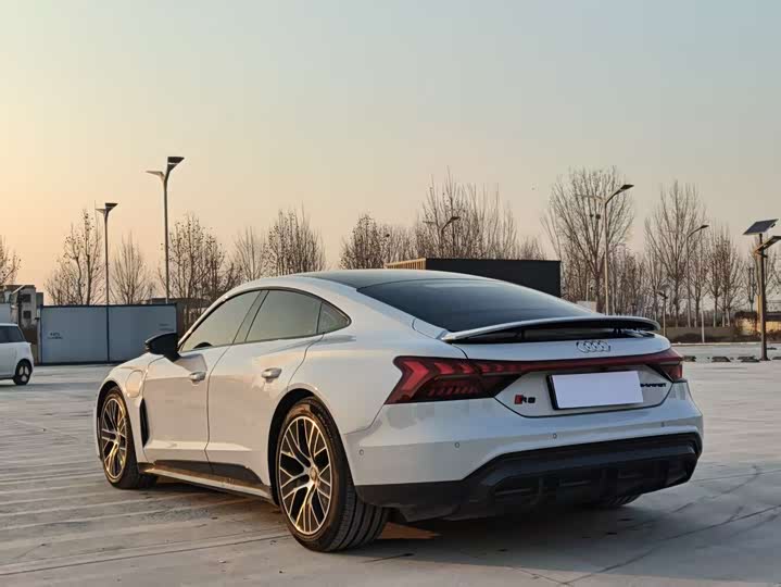 Фото 9 - Audi RS e-tron GT