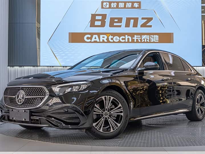 Фото 1 - Mercedes-Benz E-Class