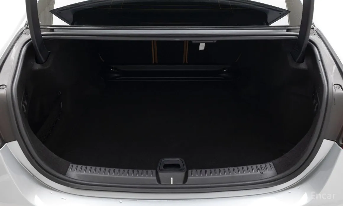 Фото 11 - Mercedes-Benz E-Class