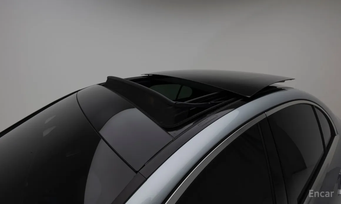 Фото 12 - Mercedes-Benz E-Class