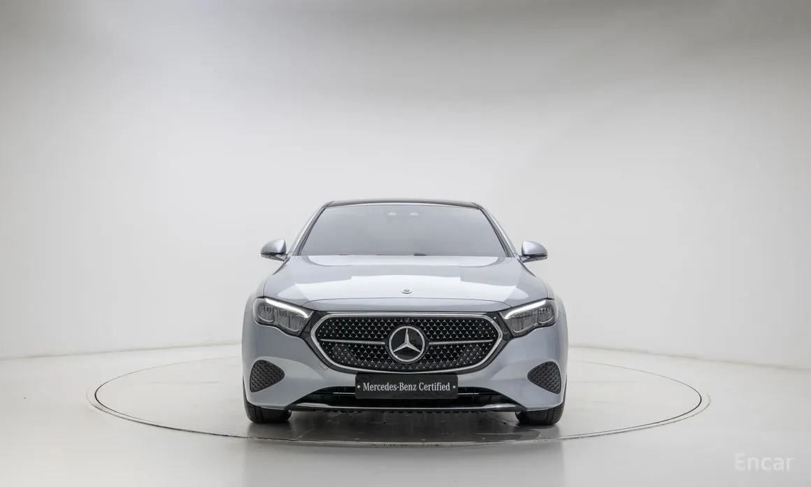 Фото 3 - Mercedes-Benz E-Class