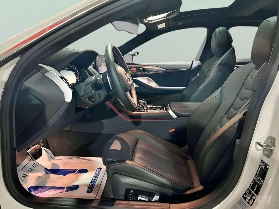 Фото 11 - BMW 8 Series