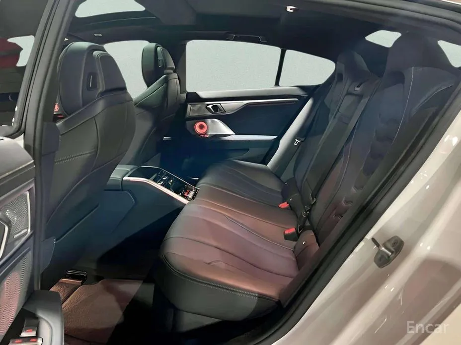 Фото 12 - BMW 8 Series