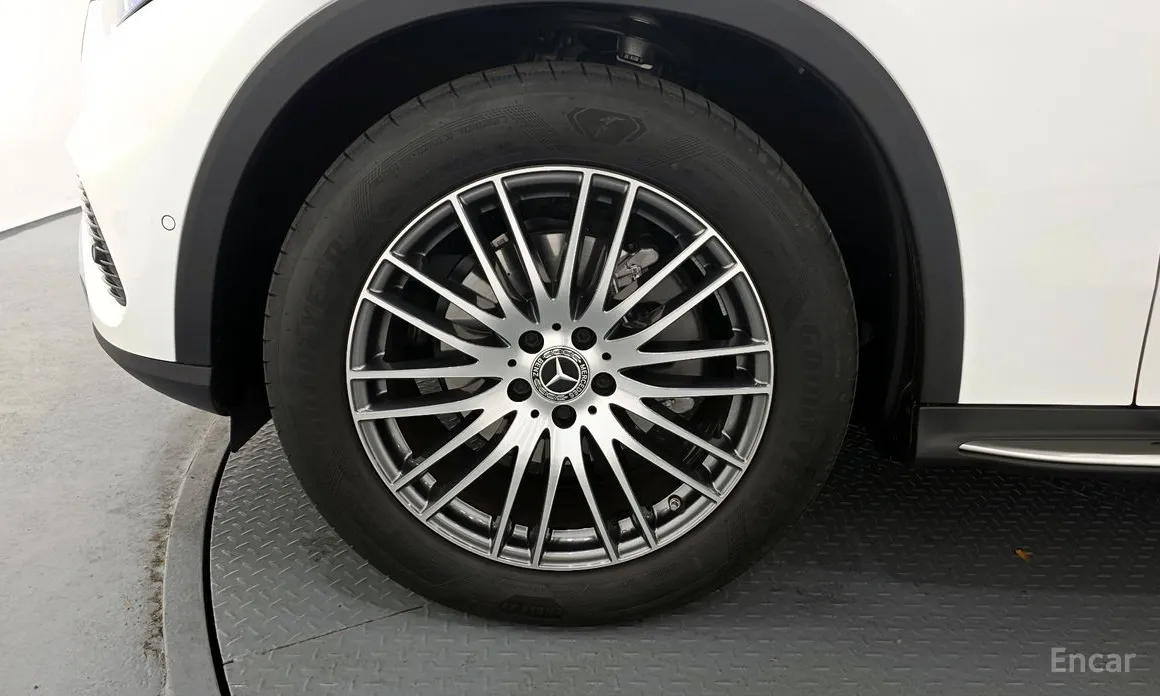 Фото 5 - Mercedes-Benz GLC-Class