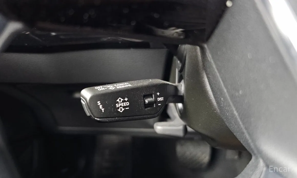 Фото 14 - Audi e-tron