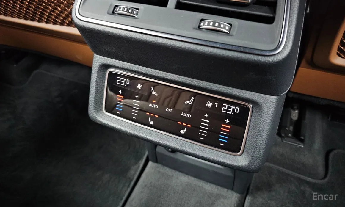 Фото 18 - Audi e-tron