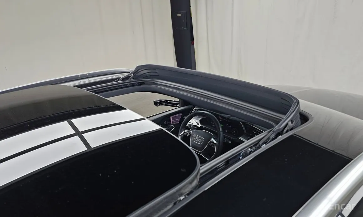 Фото 19 - Audi e-tron