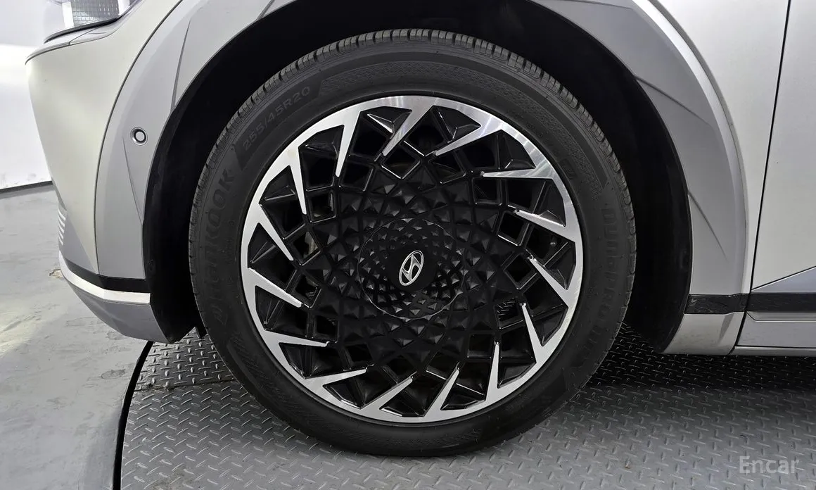 Photo 5 - Hyundai Ioniq 5