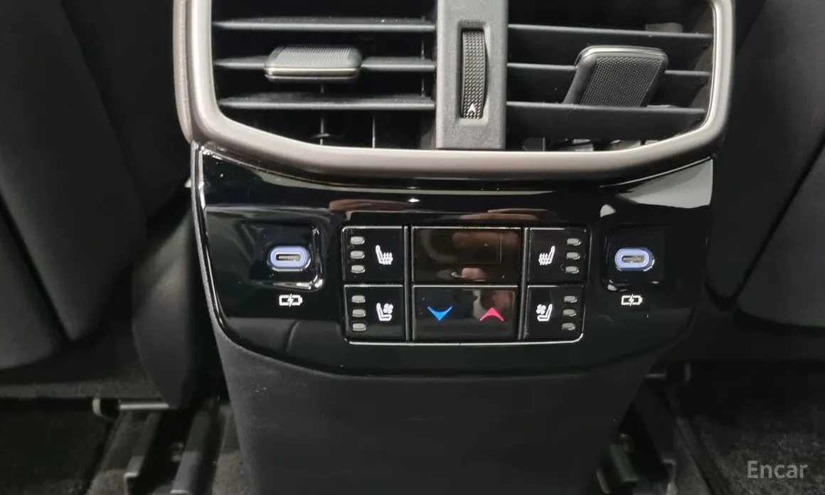 Фото 19 - Lexus RX