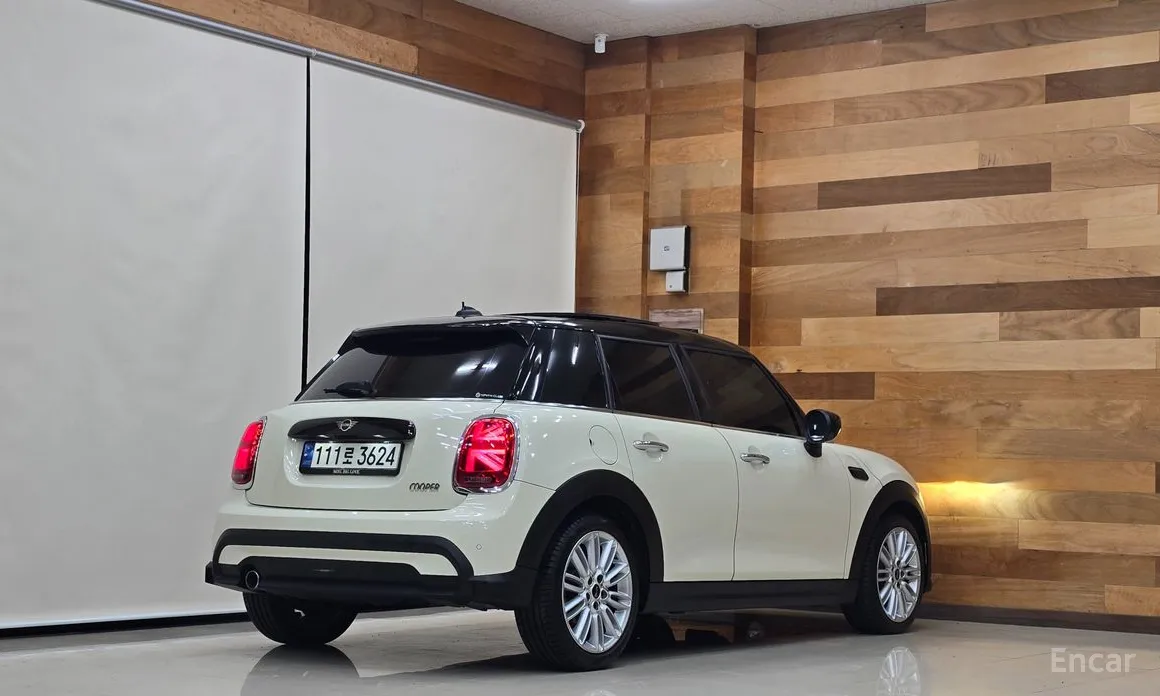 Фото 2 - Mini Cooper