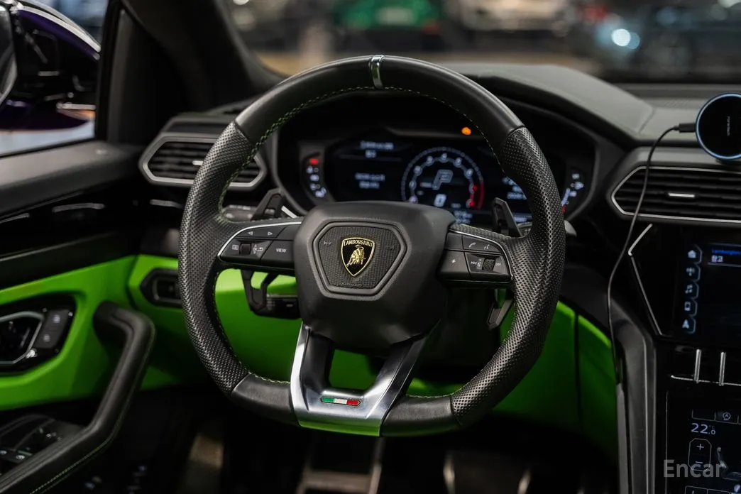 Фото 9 - Lamborghini Urus