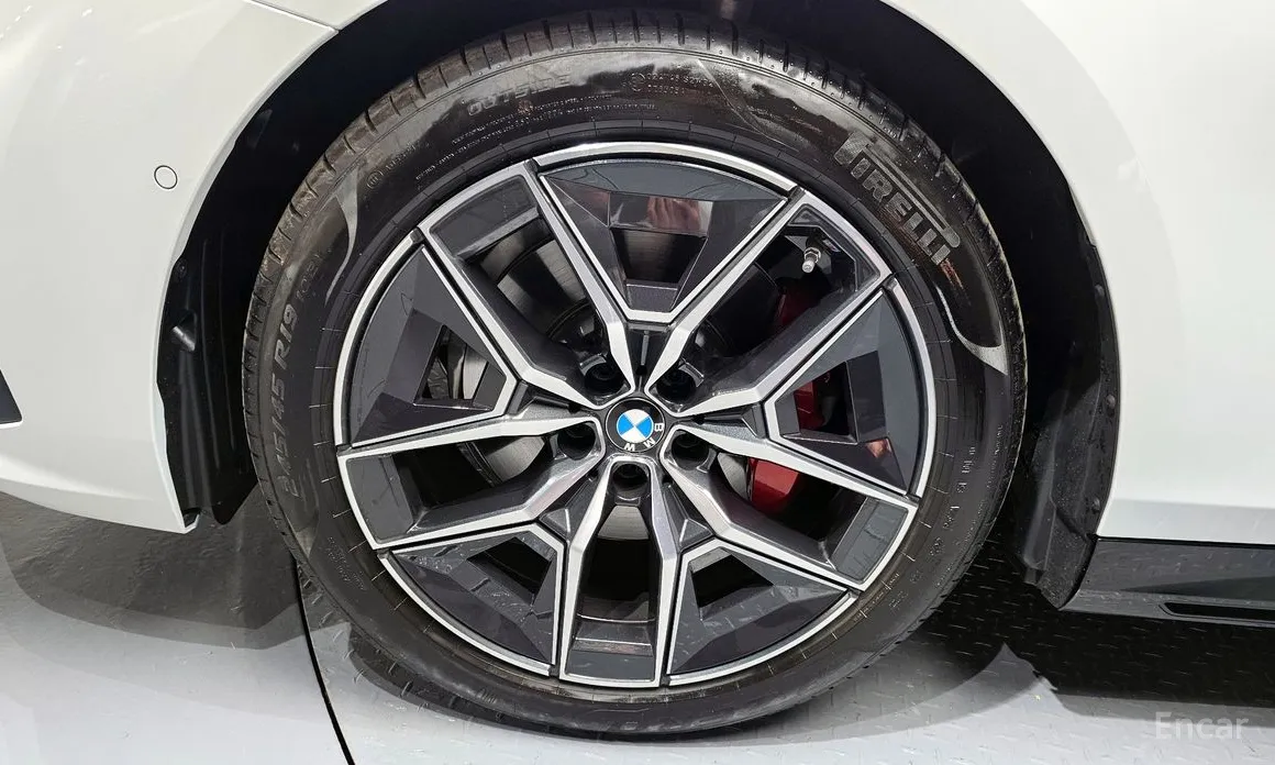 Фото 5 - BMW 5 Series