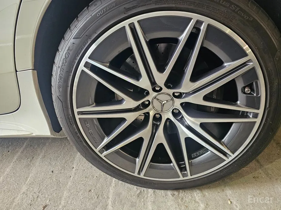 Фото 16 - Mercedes-Benz AMG GT