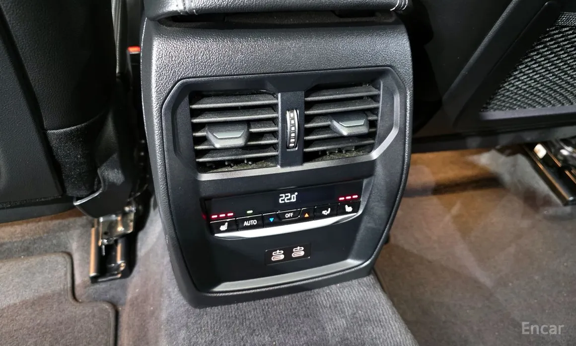 Photo 18 - BMW 3 Series