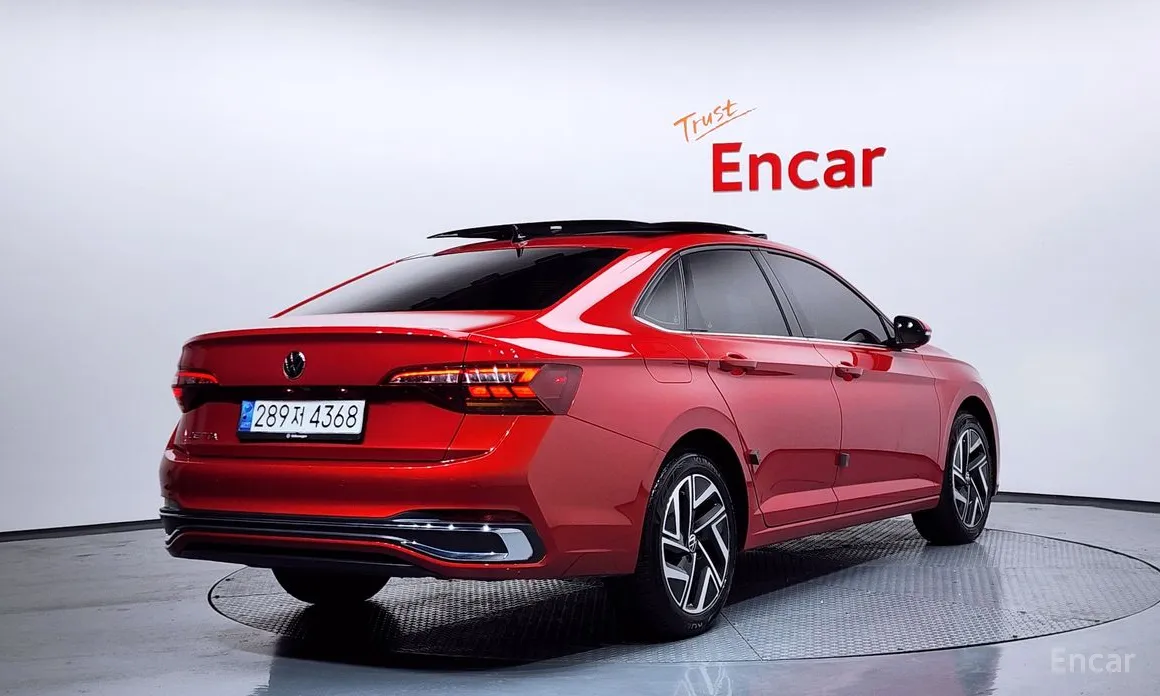 Photo 2 - Volkswagen Jetta