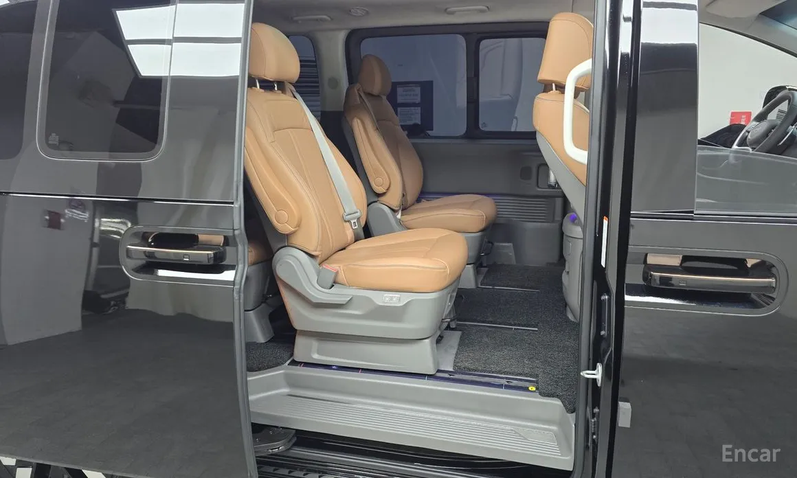 Фото 12 - Hyundai Staria