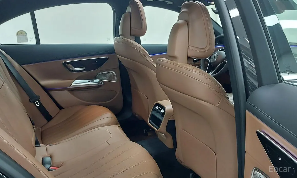 Фото 10 - Mercedes-Benz E-Class