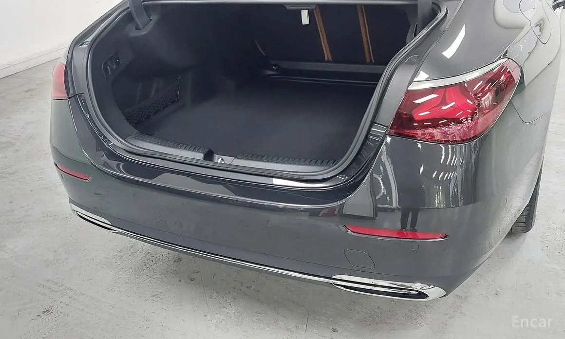 Фото 11 - Mercedes-Benz E-Class