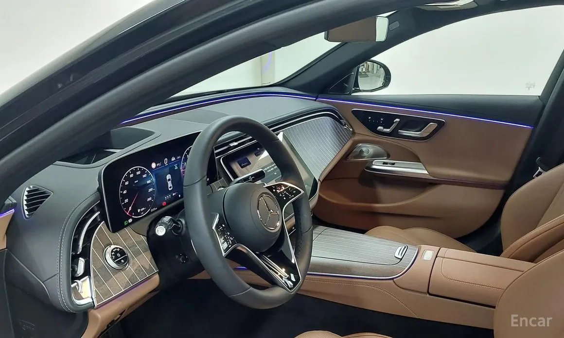 Фото 13 - Mercedes-Benz E-Class