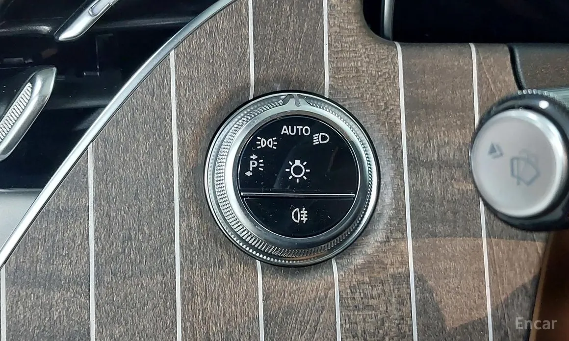 Фото 20 - Mercedes-Benz E-Class