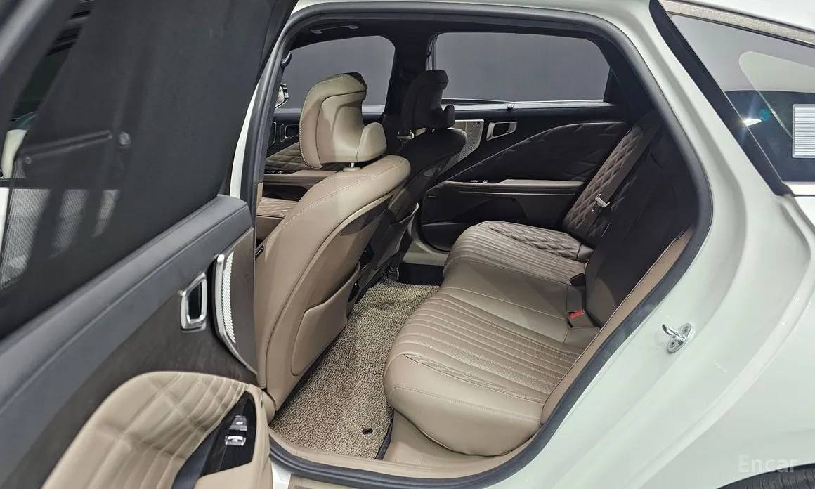 Фото 12 - Kia K8