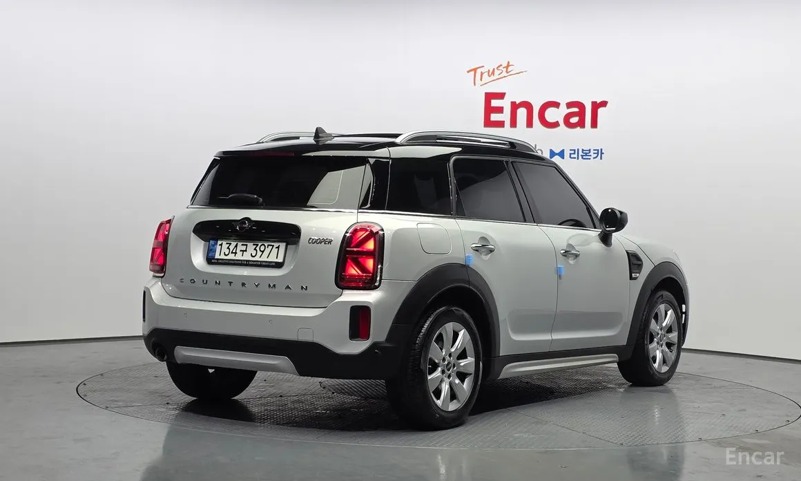 Photo 2 - Mini Countryman