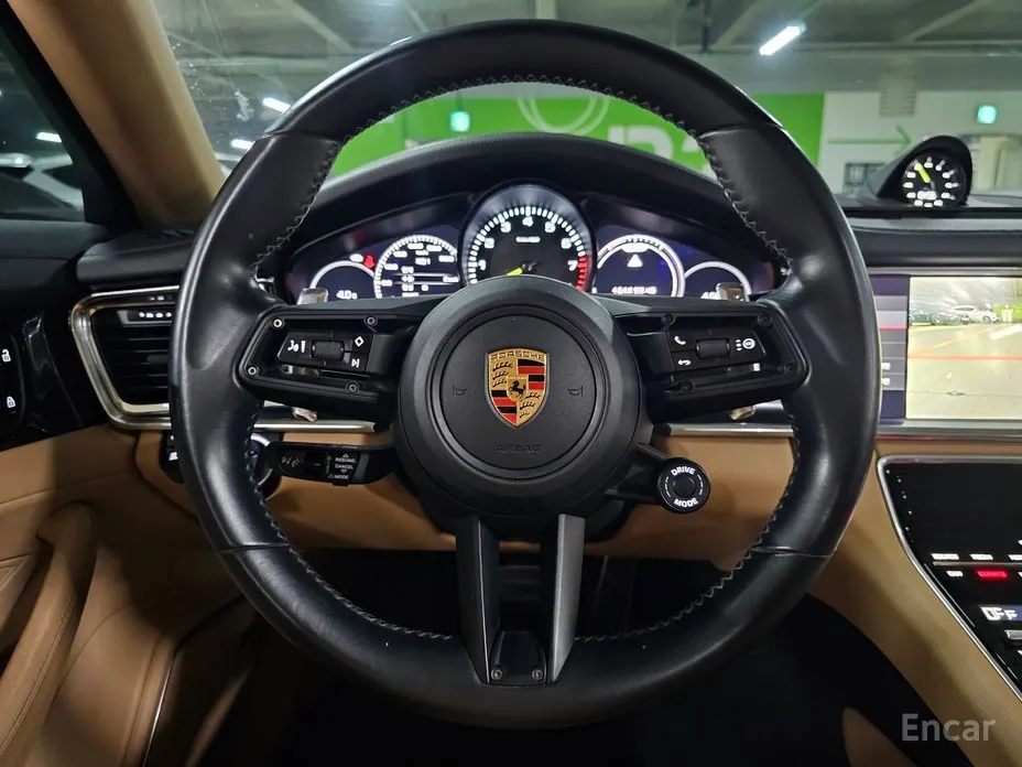 Фото 12 - Porsche Panamera